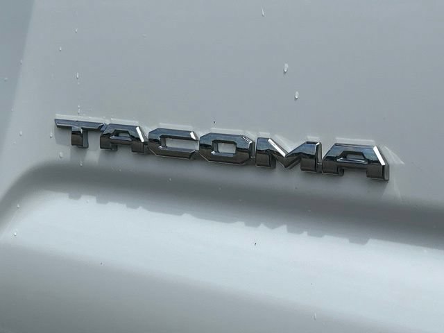 Used 2019 Toyota Tacoma TRD Off-Road AWD/4WD image 14