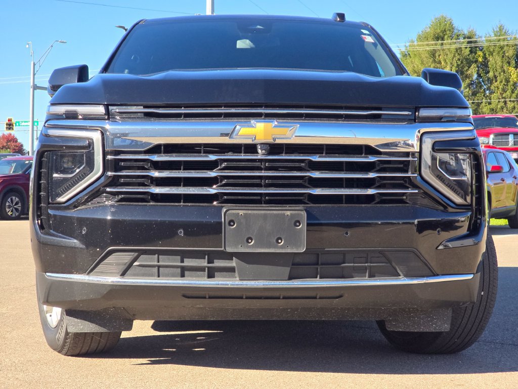 Used 2025 Chevrolet Suburban LT AWD/4WD image 17