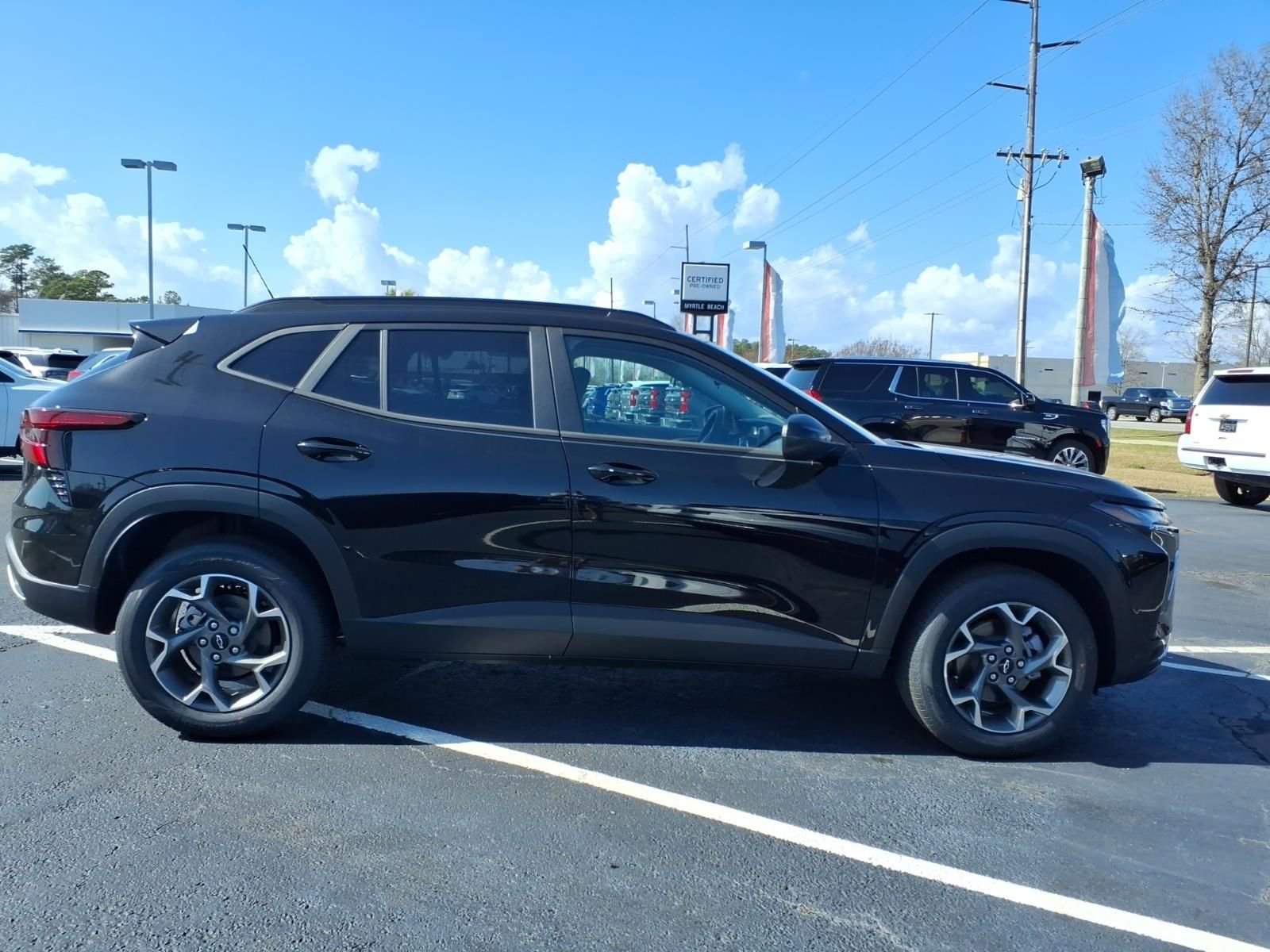 New 2026 Chevrolet Trax LT w/ Driver Confidence Package image 2