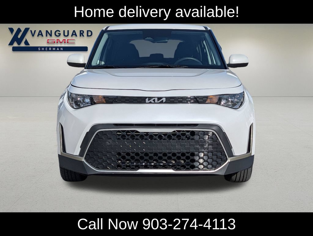 Used 2025 Kia Soul LX w/ LX Technology Package FWD image 2
