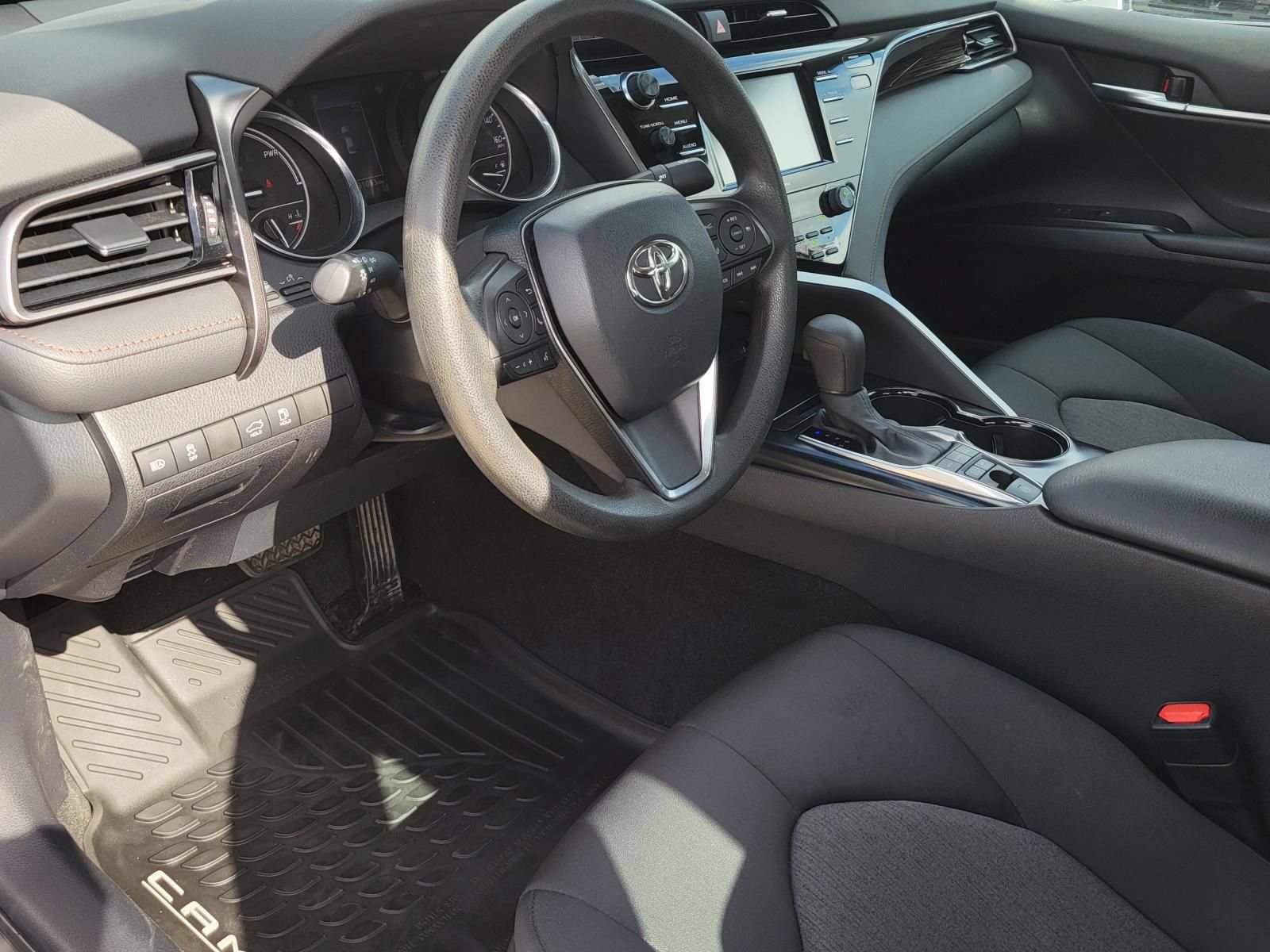 Used 2020 Toyota Camry LE FWD image 17