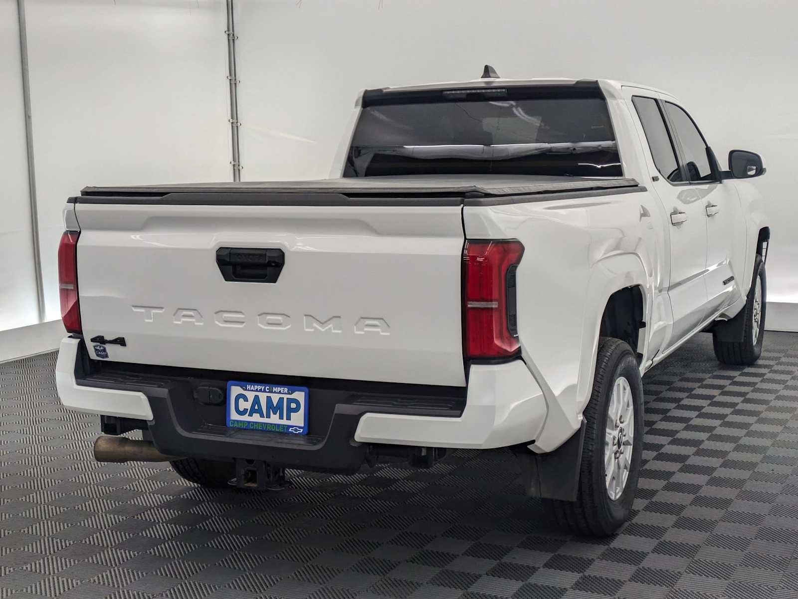 Used 2024 Toyota Tacoma SR5 AWD/4WD image 6