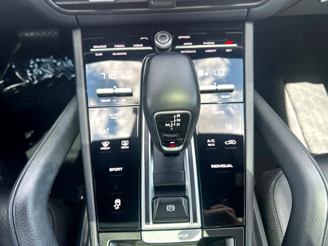 Used 2021 Porsche Cayenne image 15