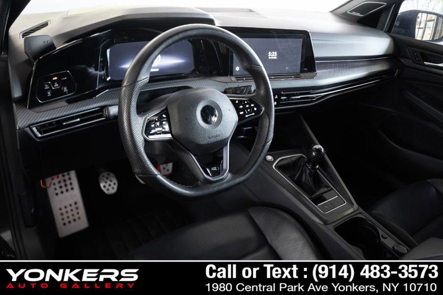 Used 2022 Volkswagen Golf R image 5