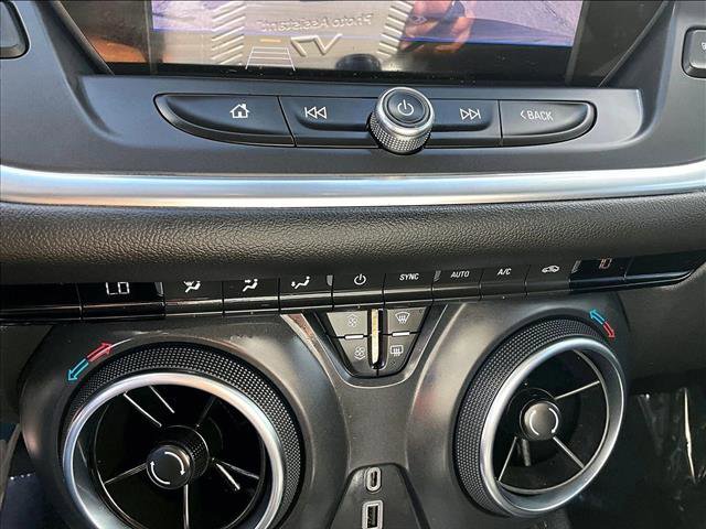 Used 2020 Chevrolet Blazer LT FWD image 23