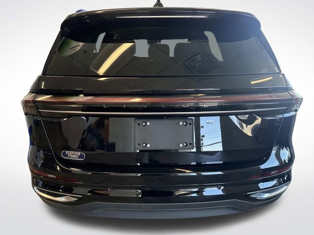 Used 2025 Lincoln Nautilus Premier AWD/4WD image 5