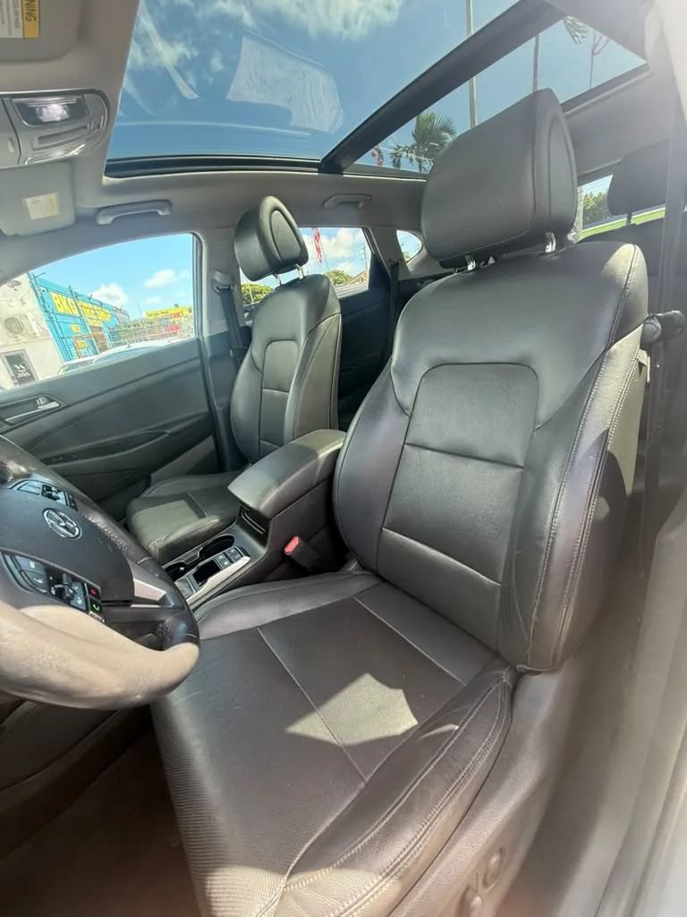 Used 2016 Hyundai Tucson Limited w/ Option Group 03 AWD/4WD image 9