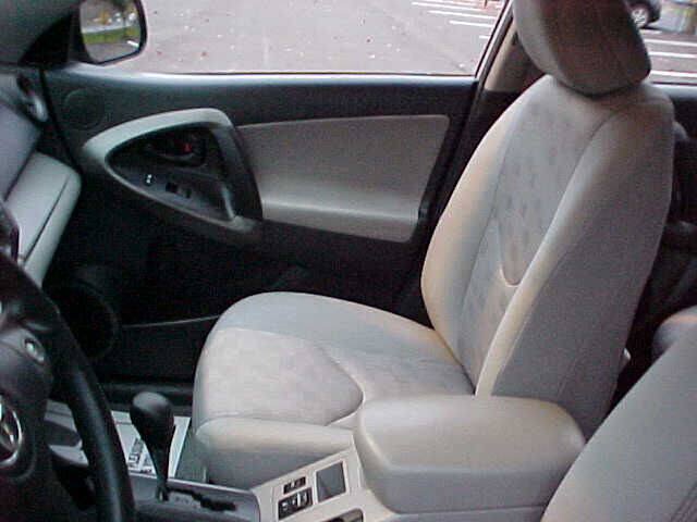 Used 2011 Toyota RAV4 4WD w/ Preferred Premium Pkg image 14
