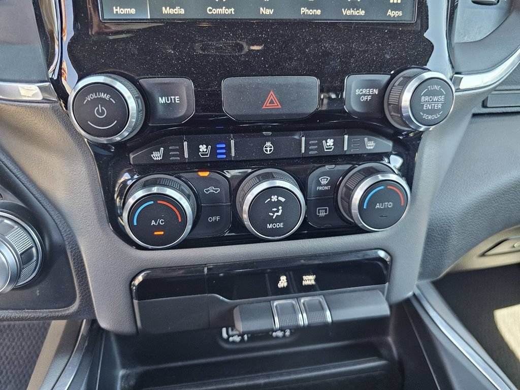 Used 2024 RAM 1500 Laramie AWD/4WD image 30
