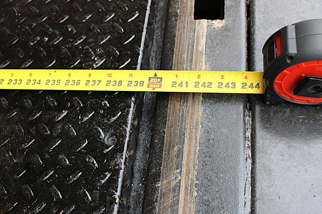 Used 2019 Isuzu NPR image 12