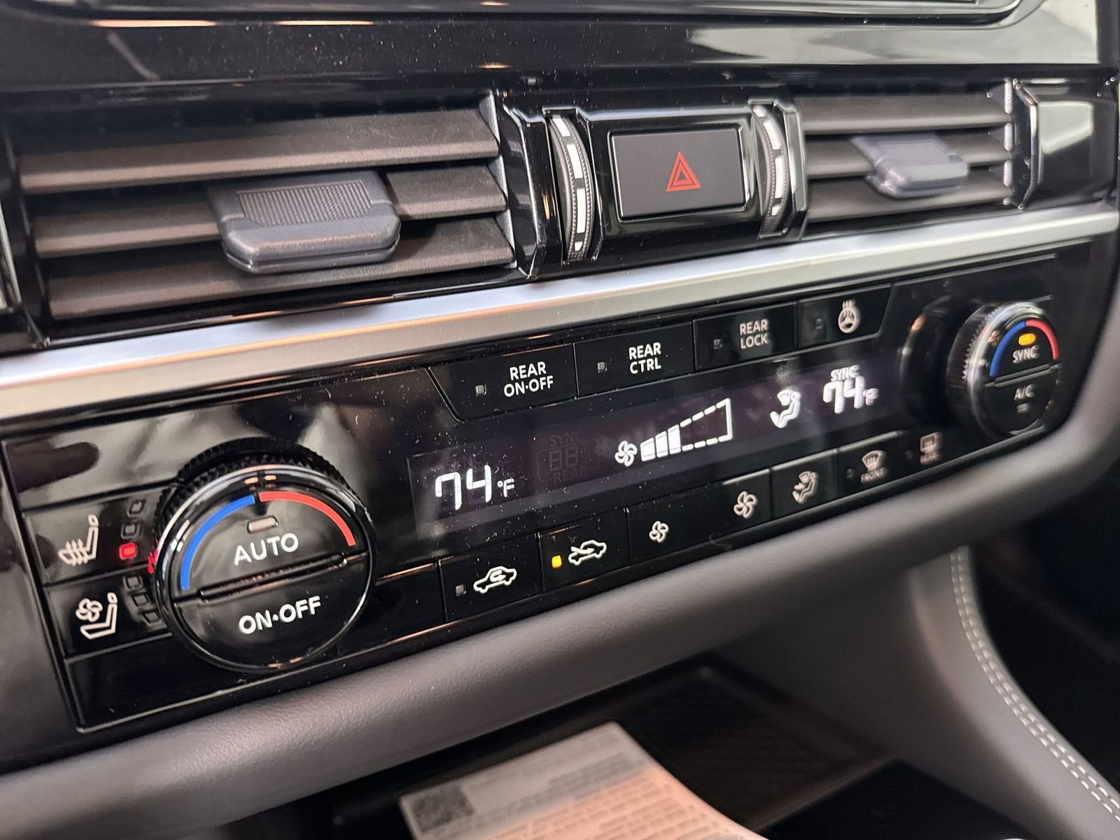 New 2025 Nissan Pathfinder Platinum image 10