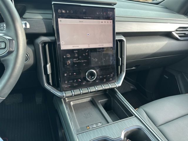 Used 2024 GMC Acadia AT4 image 58