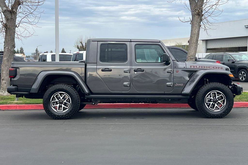 New 2026 Jeep Gladiator Rubicon w/ Safety Group AWD/4WD image 3