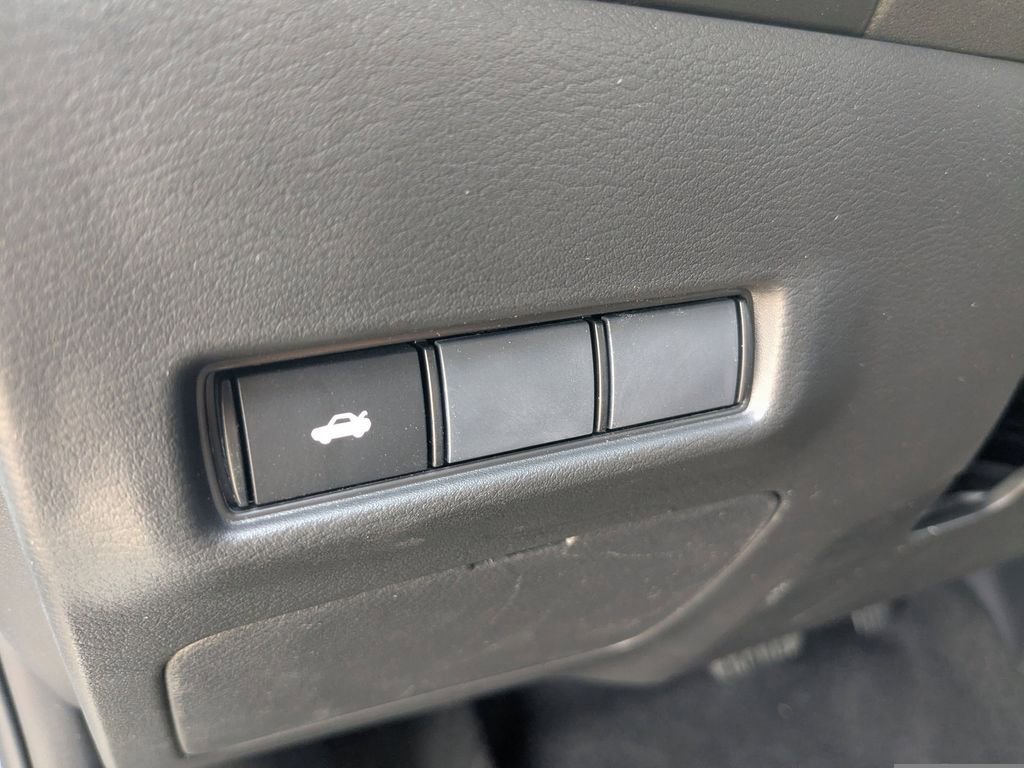 New 2026 Nissan Sentra SR w/ Floor Mat Package FWD image 23