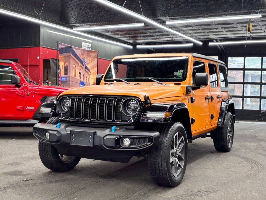 Used 2024 Jeep Wrangler Unlimited w/ Convenience Group AWD/4WD image 1