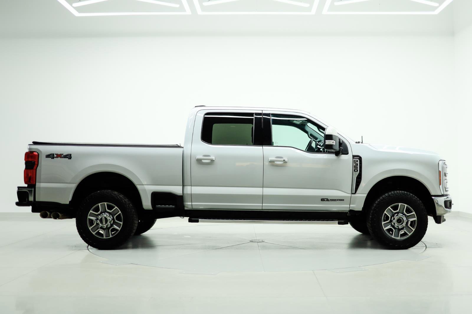 Used 2023 Ford F350 Lariat image 16