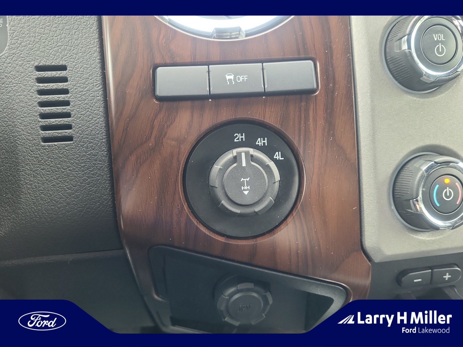 Used 2013 Ford F250 Lariat w/ Lariat Interior Pkg AWD/4WD image 35