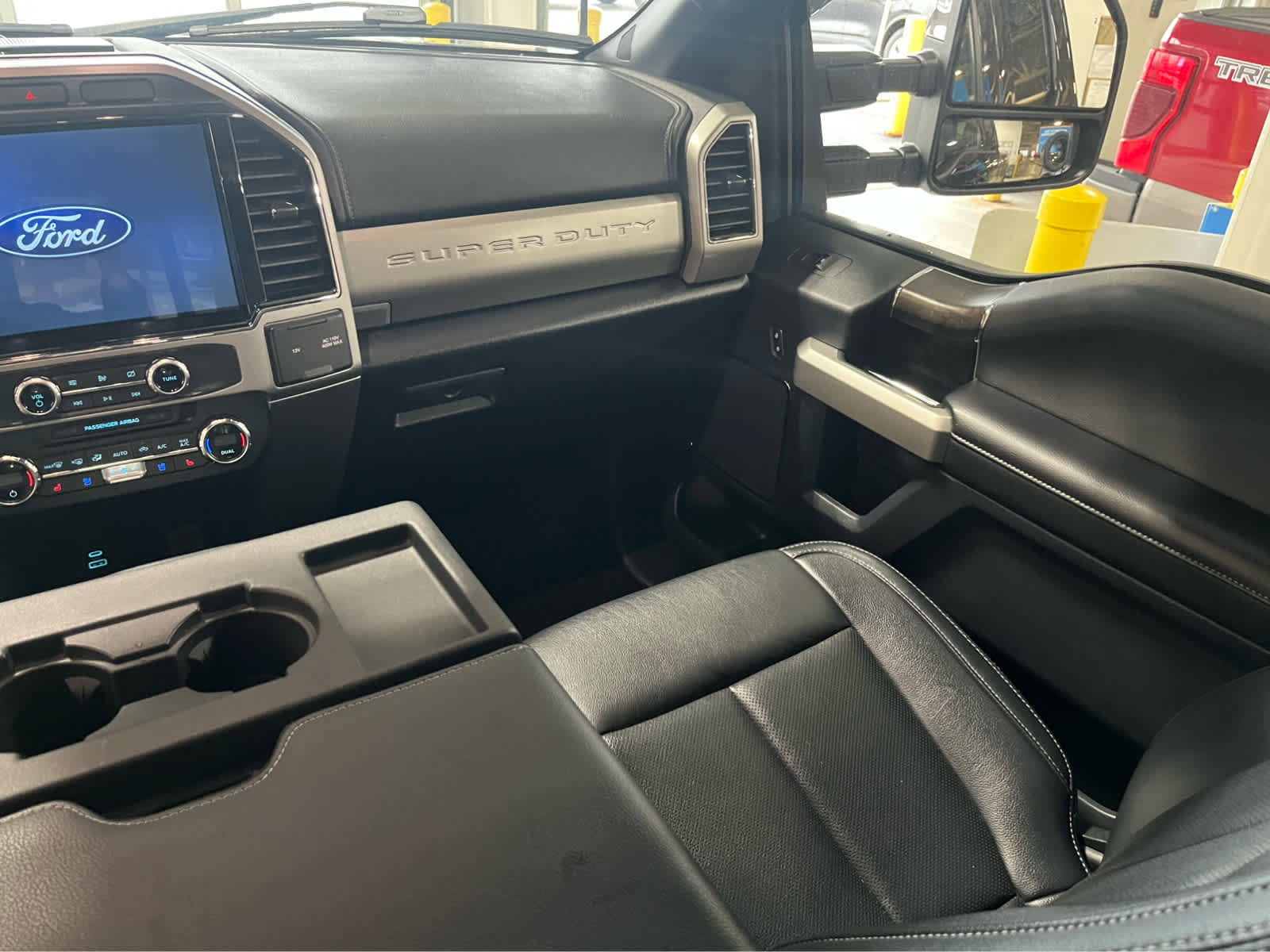 Used 2022 Ford F350 Lariat w/ Chrome Package image 10