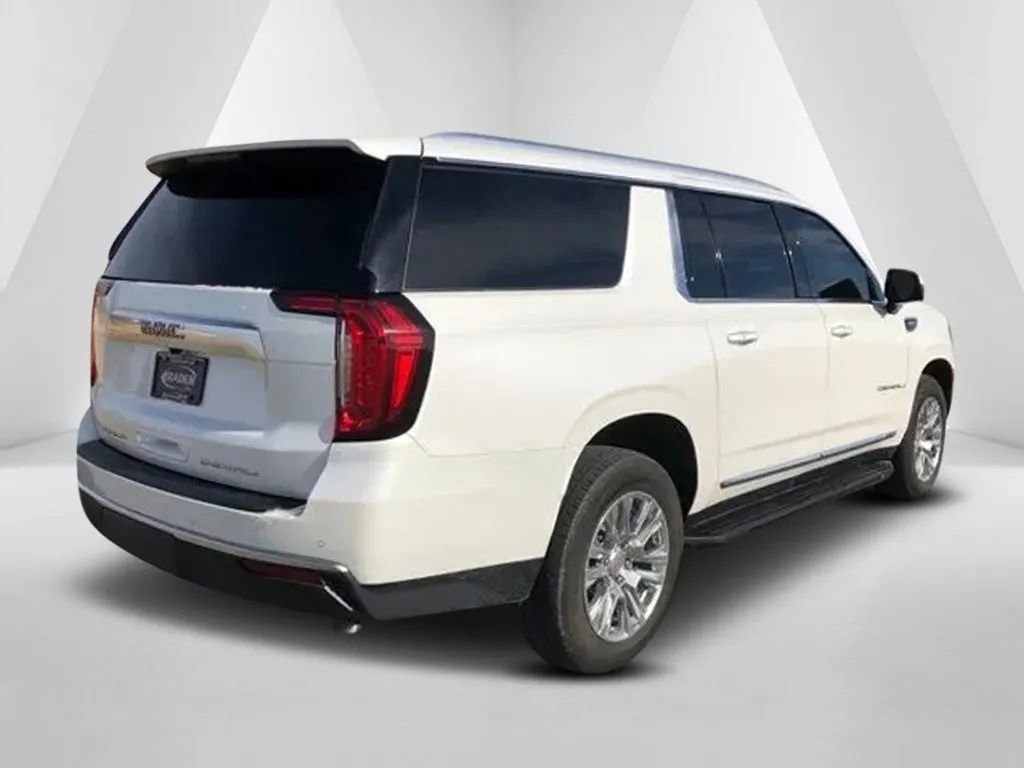 Used 2022 GMC Yukon XL Denali image 7