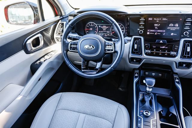Used 2021 Kia Sorento S w/ Panoramic Sunroof Package AWD/4WD image 17