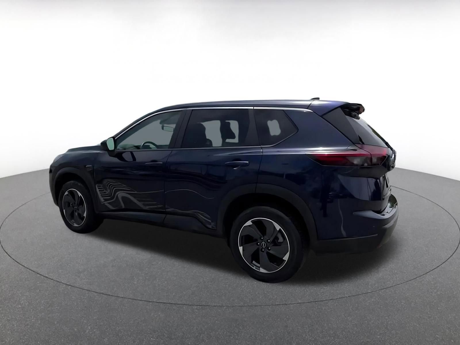 Used 2025 Nissan Rogue SV FWD image 10