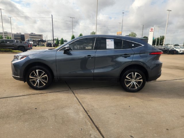 Certified 2022 Toyota Venza LE AWD/4WD image 4