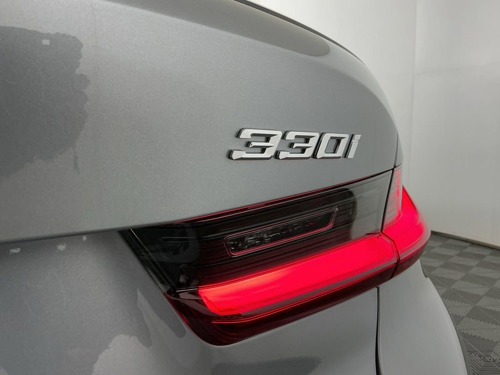 New 2026 BMW 330i xDrive Sedan w/ M Sport Package AWD/4WD image 31