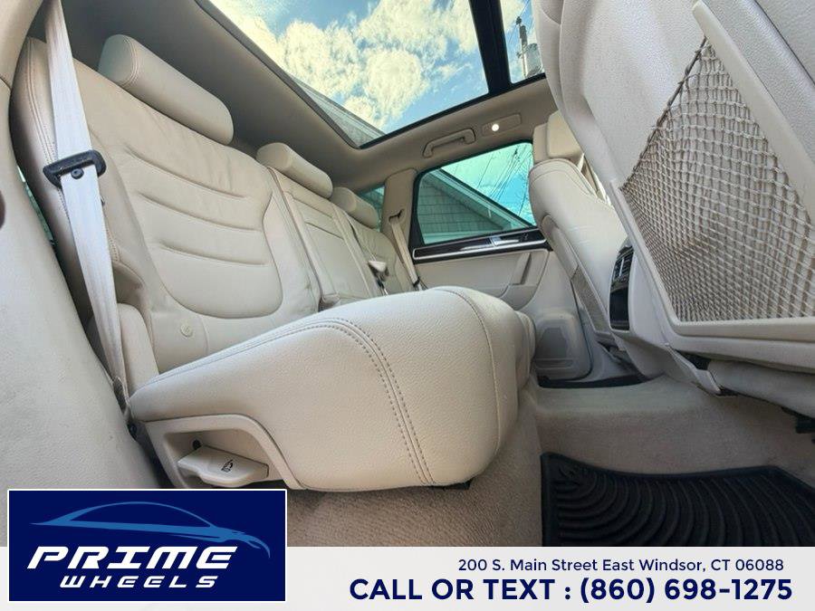 Used 2016 Volkswagen Touareg Lux AWD/4WD image 15