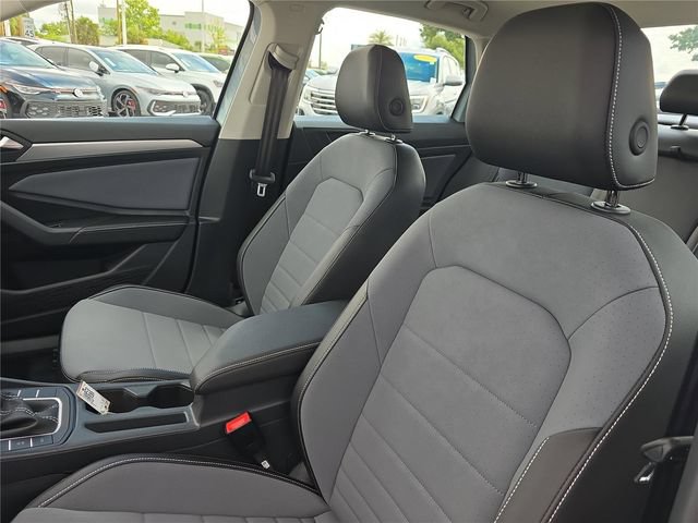 New 2026 Volkswagen Jetta SE FWD image 15