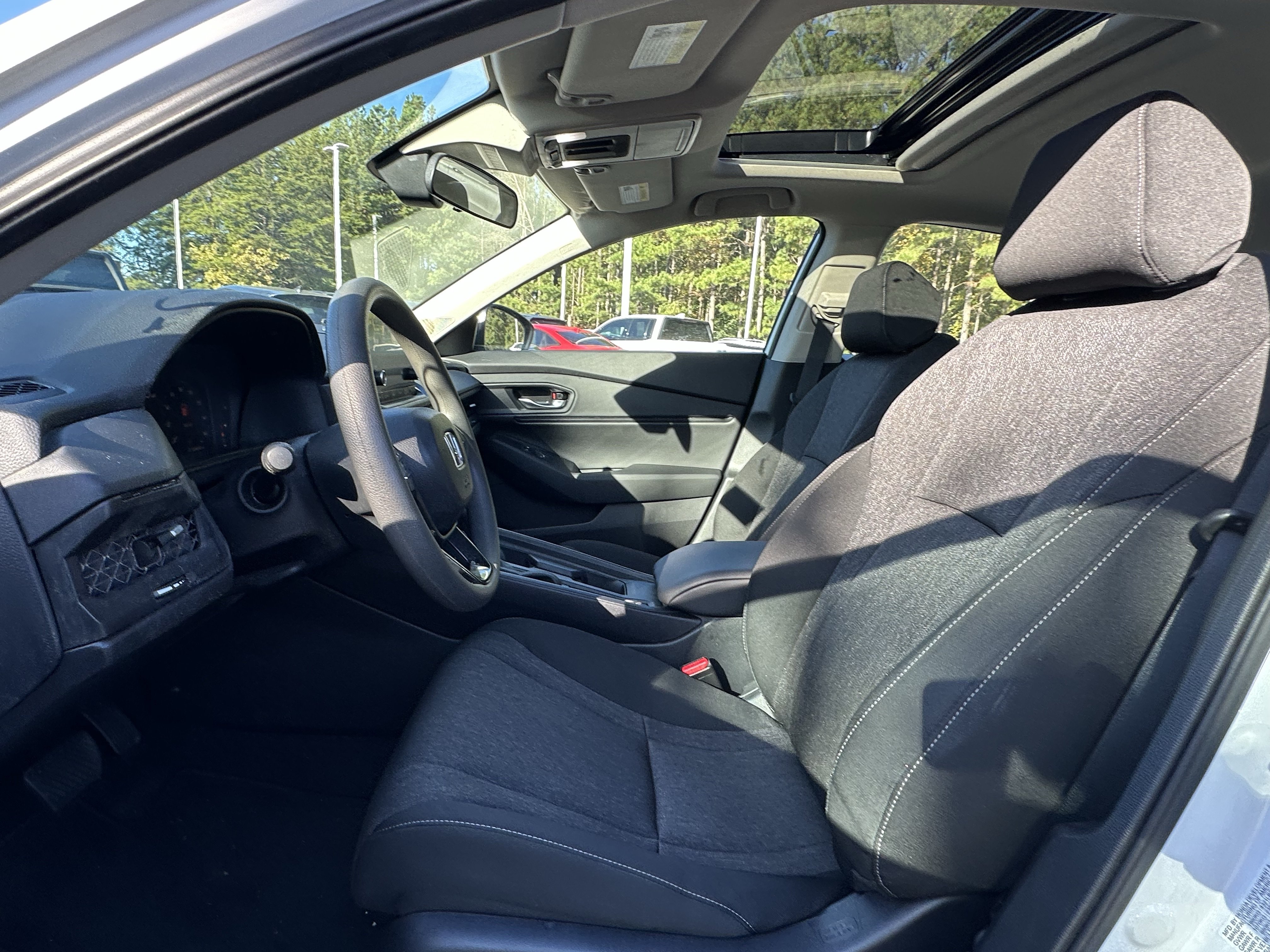 Used 2025 Honda Accord SE image 7