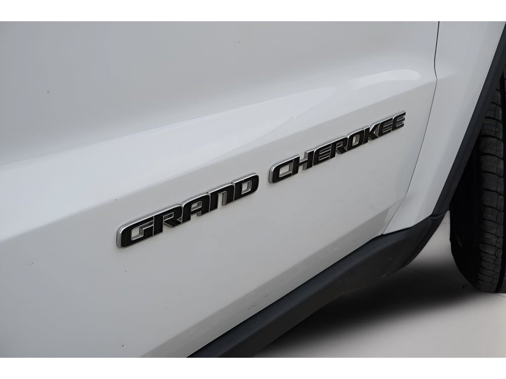 Used 2020 Jeep Grand Cherokee Laredo w/ Security & Convenience Group AWD/4WD image 38