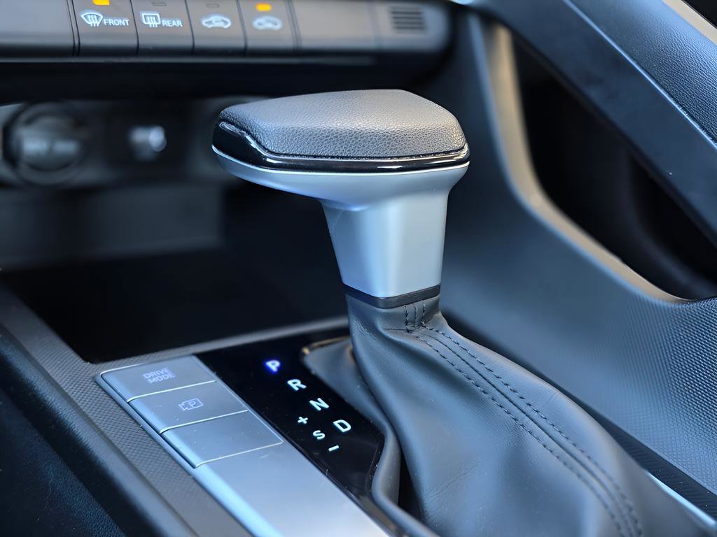 Certified 2022 Hyundai Elantra SEL image 33