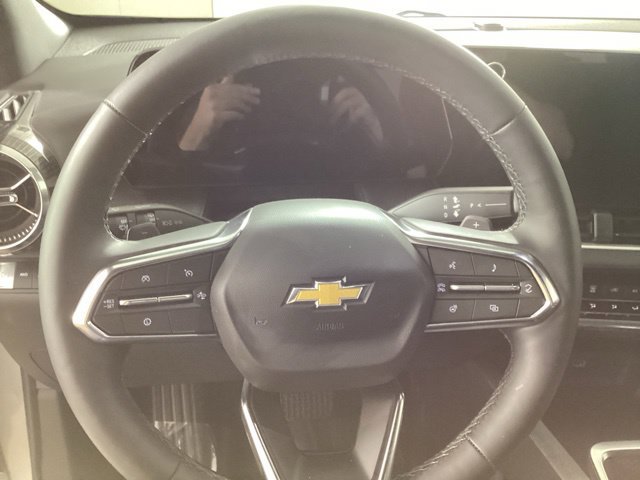 Used 2026 Chevrolet Equinox LT AWD/4WD image 13