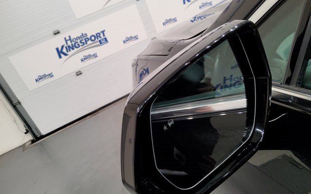 Used 2024 Cadillac XT4 Premium Luxury image 12