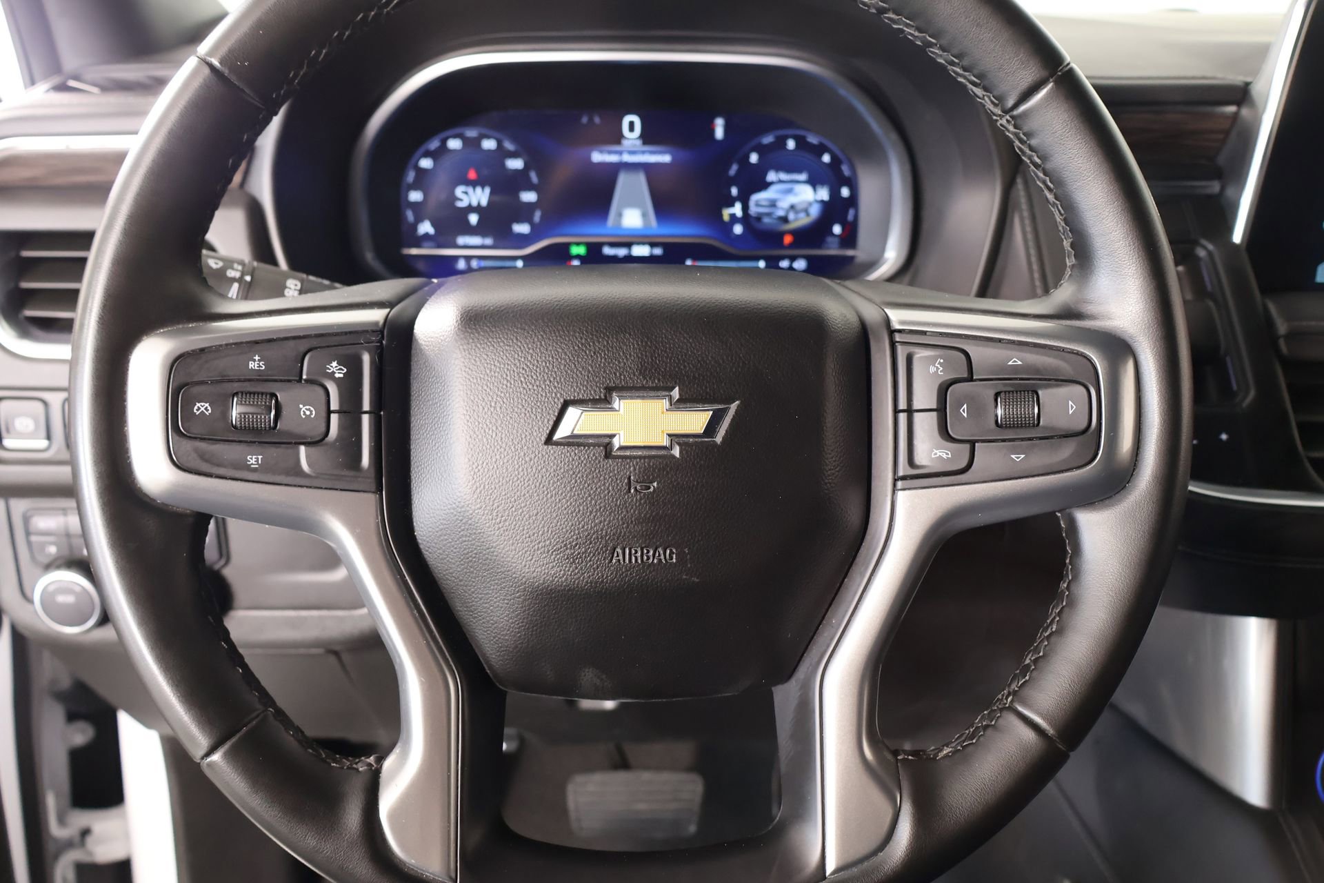 Used 2024 Chevrolet Tahoe LT AWD/4WD image 3