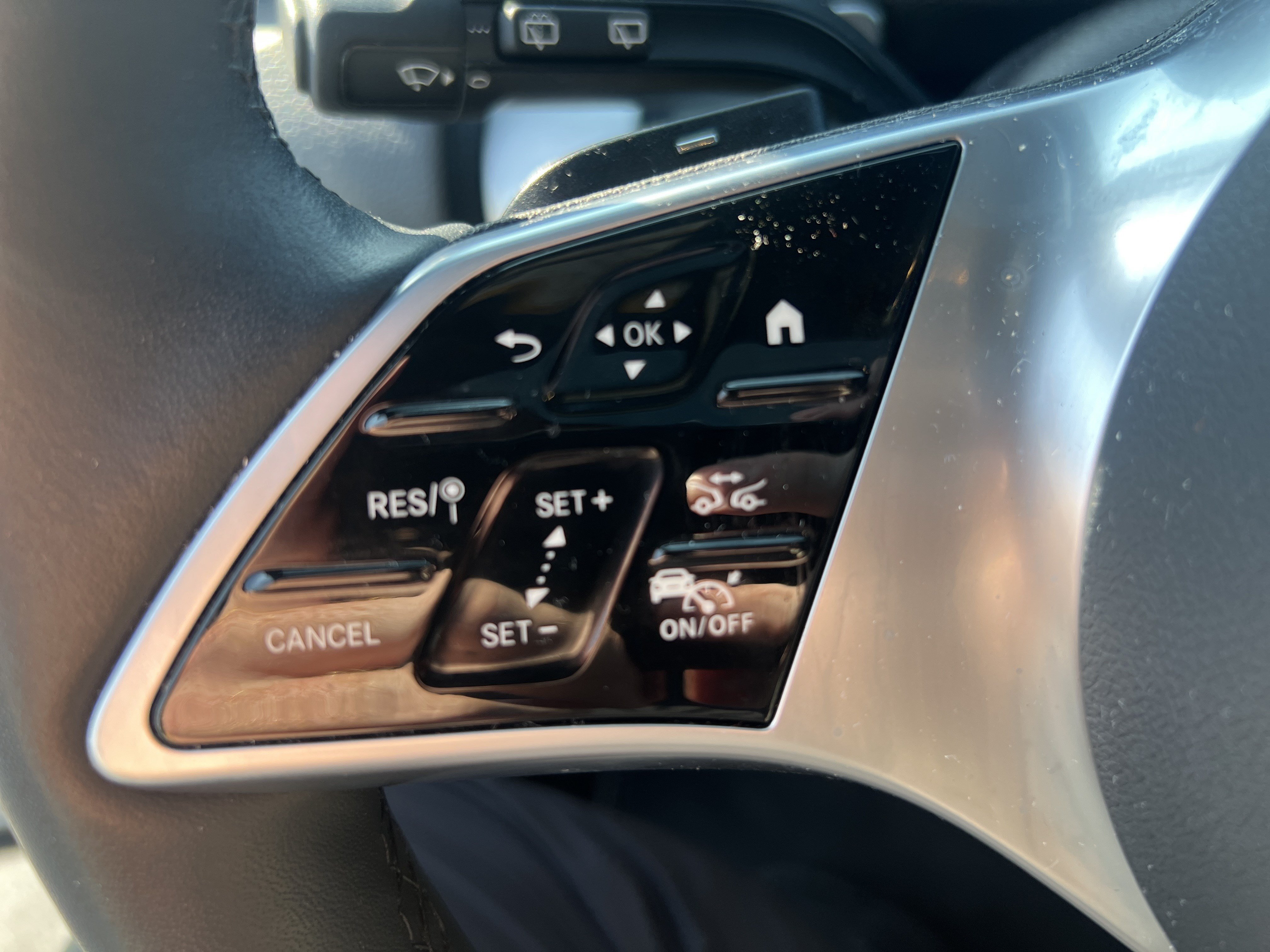 Certified 2025 Mercedes-Benz EQB 300 4MATIC image 17