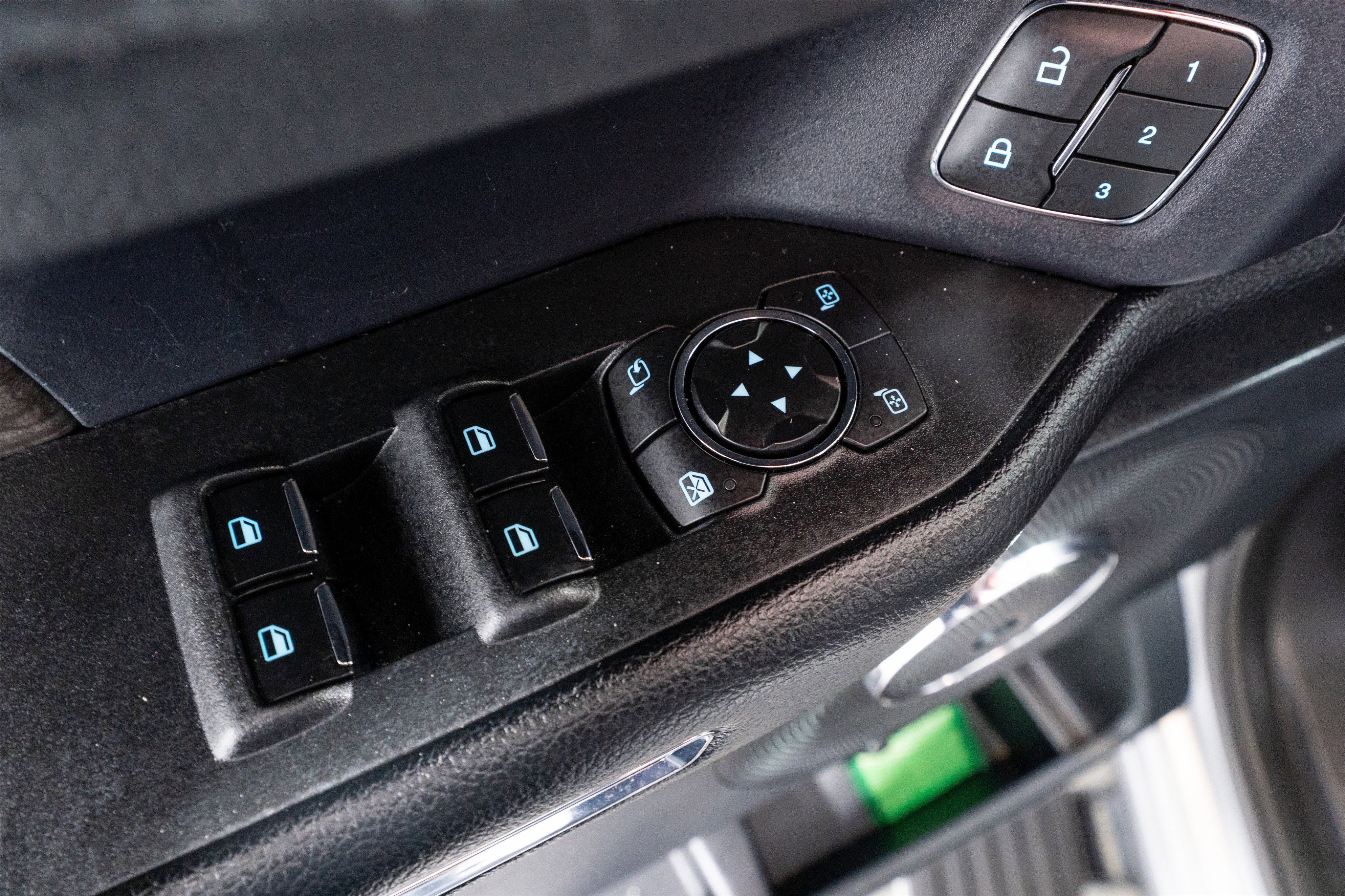 Used 2021 Ford Expedition Max Limited image 16