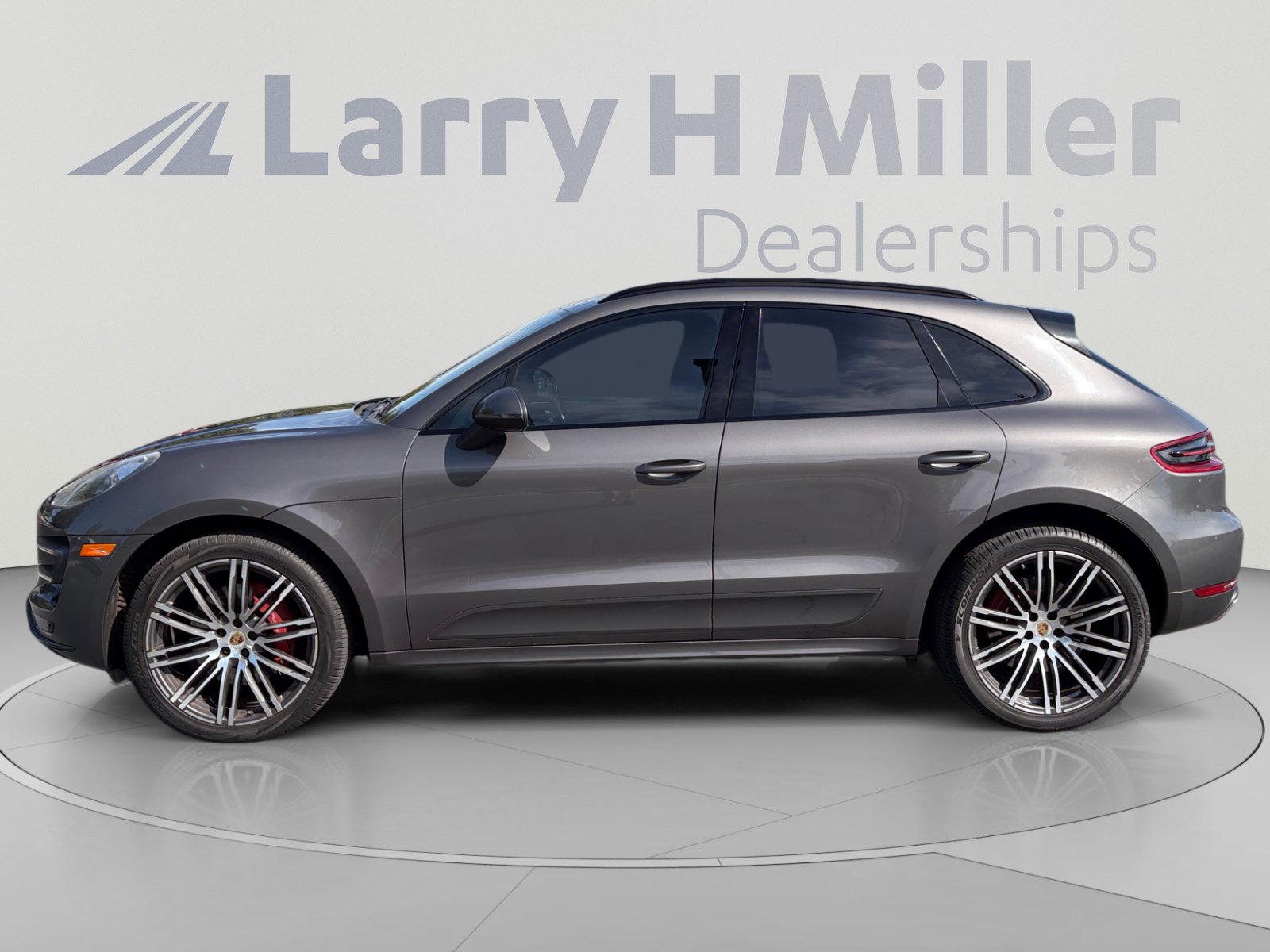 Used 2016 Porsche Macan Turbo AWD/4WD image 2