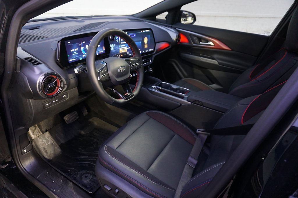 Used 2025 Chevrolet Equinox EV RS image 9