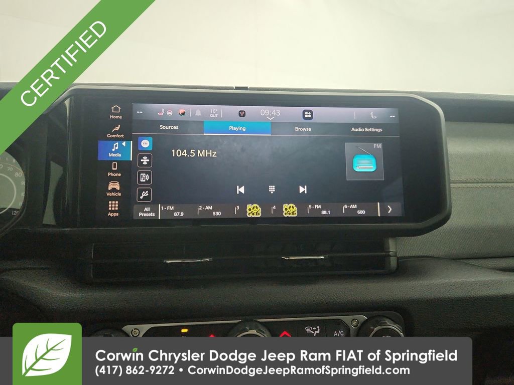 Used 2024 Jeep Gladiator Sport image 15