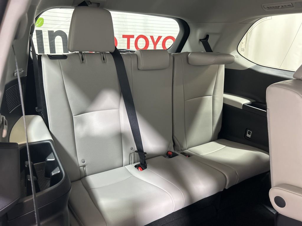 Used 2025 Toyota Grand Highlander AWD image 20