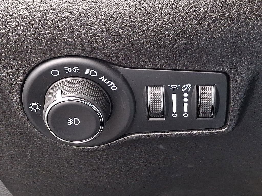 Used 2023 Jeep Compass Limited w/ Sun and Sound Group image 24