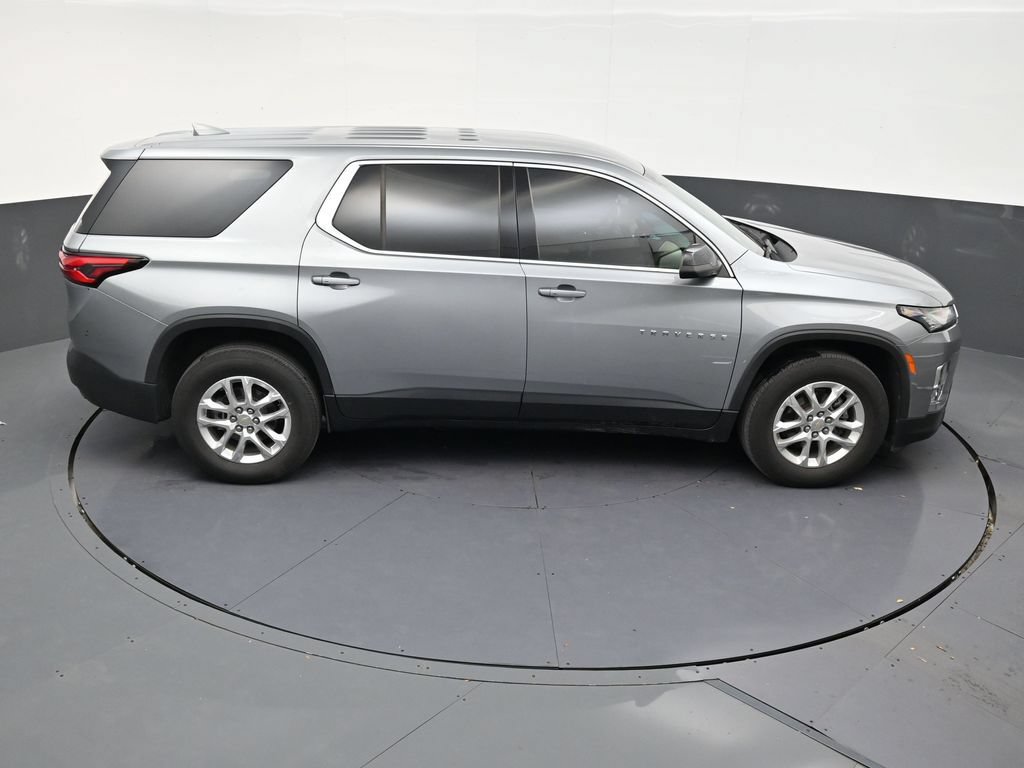 Used 2023 Chevrolet Traverse LS FWD image 17