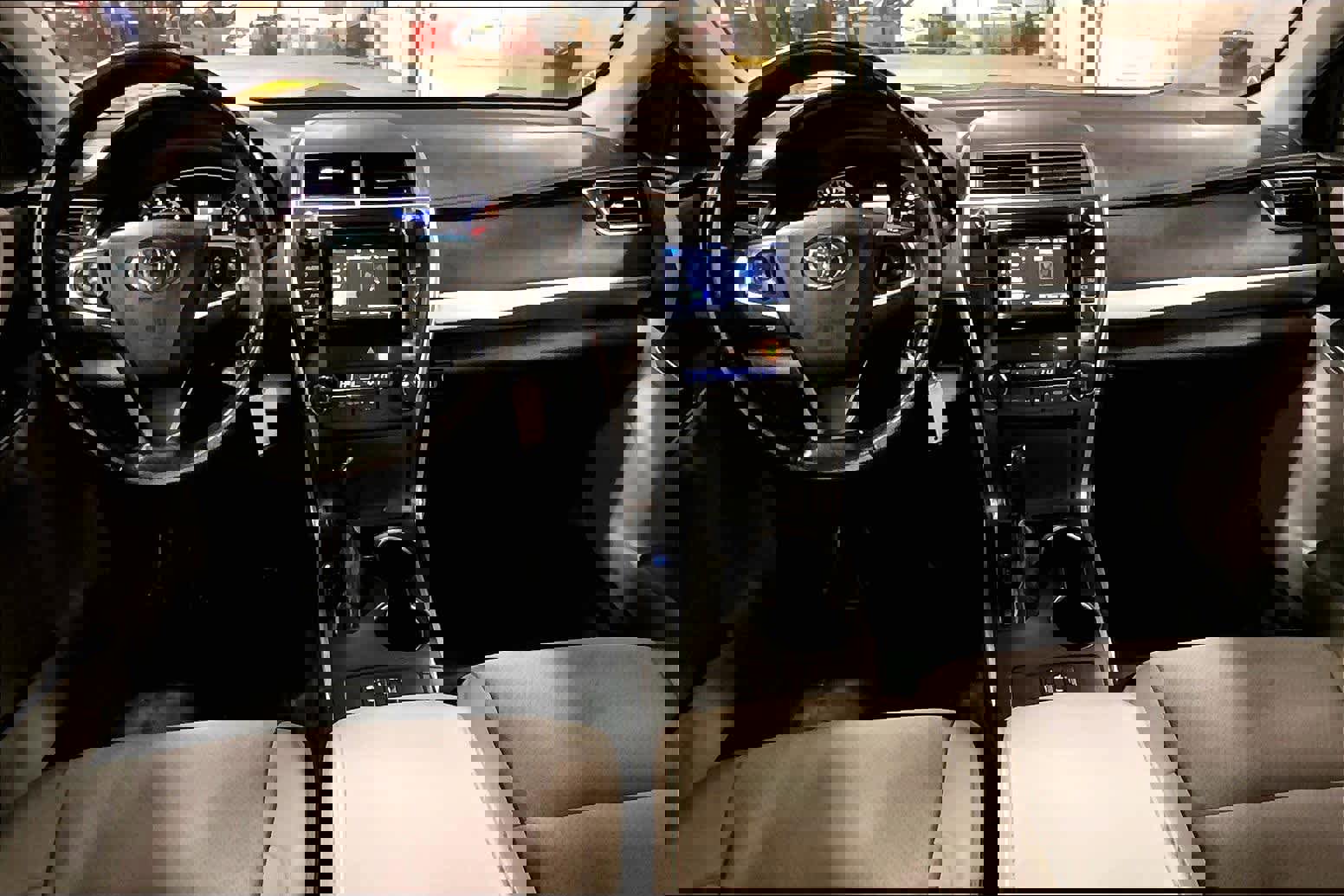 Used 2015 Toyota Camry XSE image 15