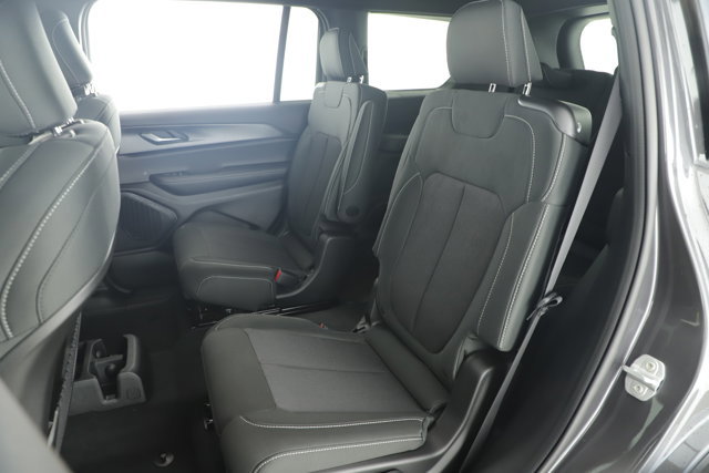 New 2025 Jeep Grand Cherokee L Laredo w/ Luxury Tech Group I image 23
