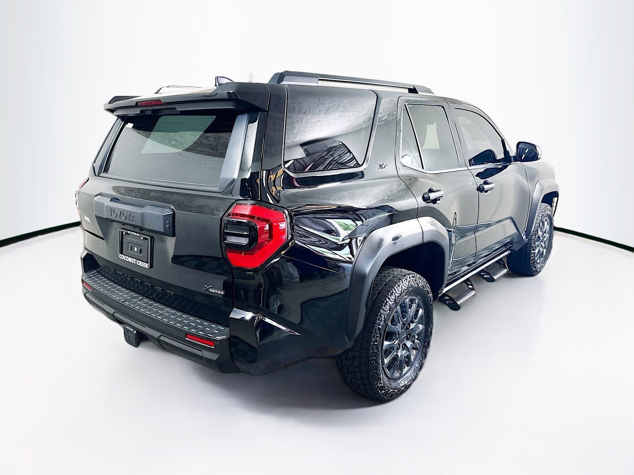 Used 2025 Toyota 4Runner SR5 AWD/4WD image 3