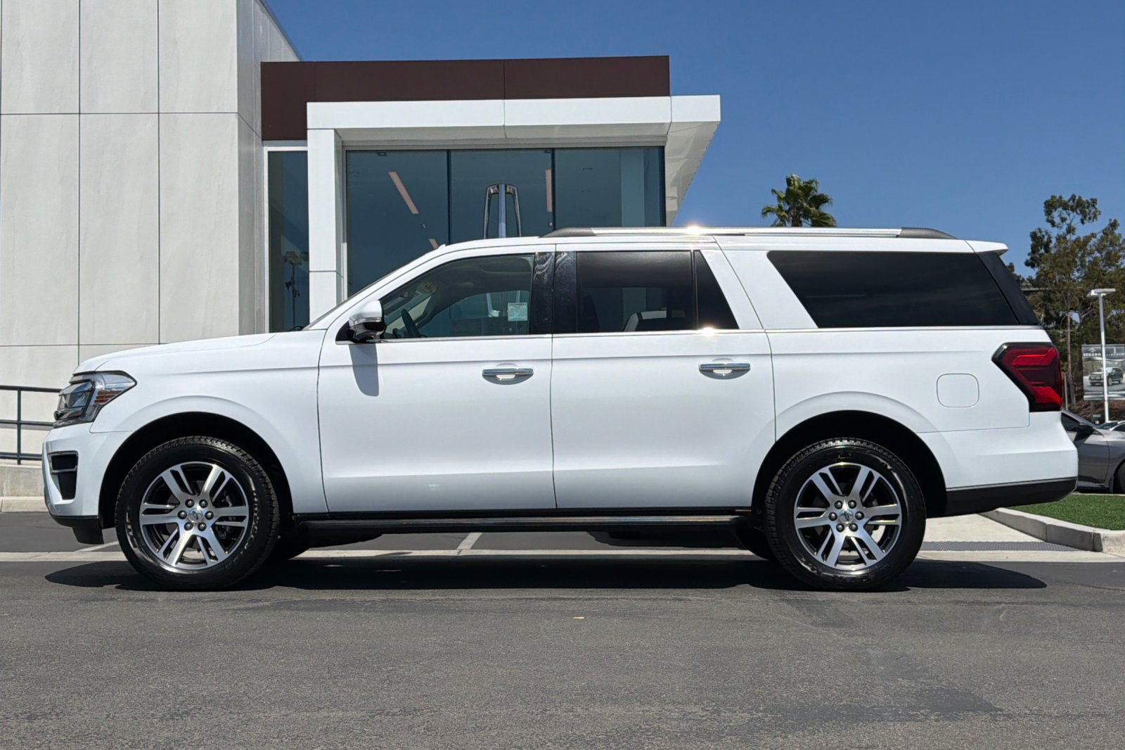 Certified 2024 Ford Expedition Max Limited RWD image 6