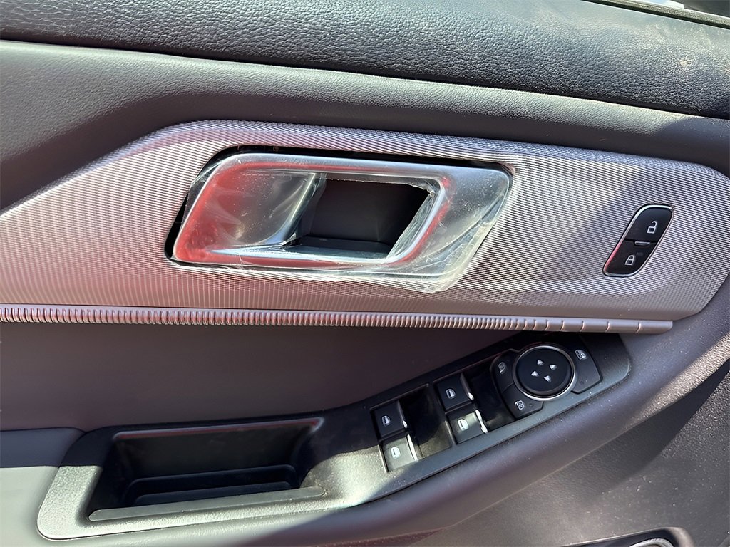 New 2025 Ford Explorer Active w/ Active Comfort Package image 17