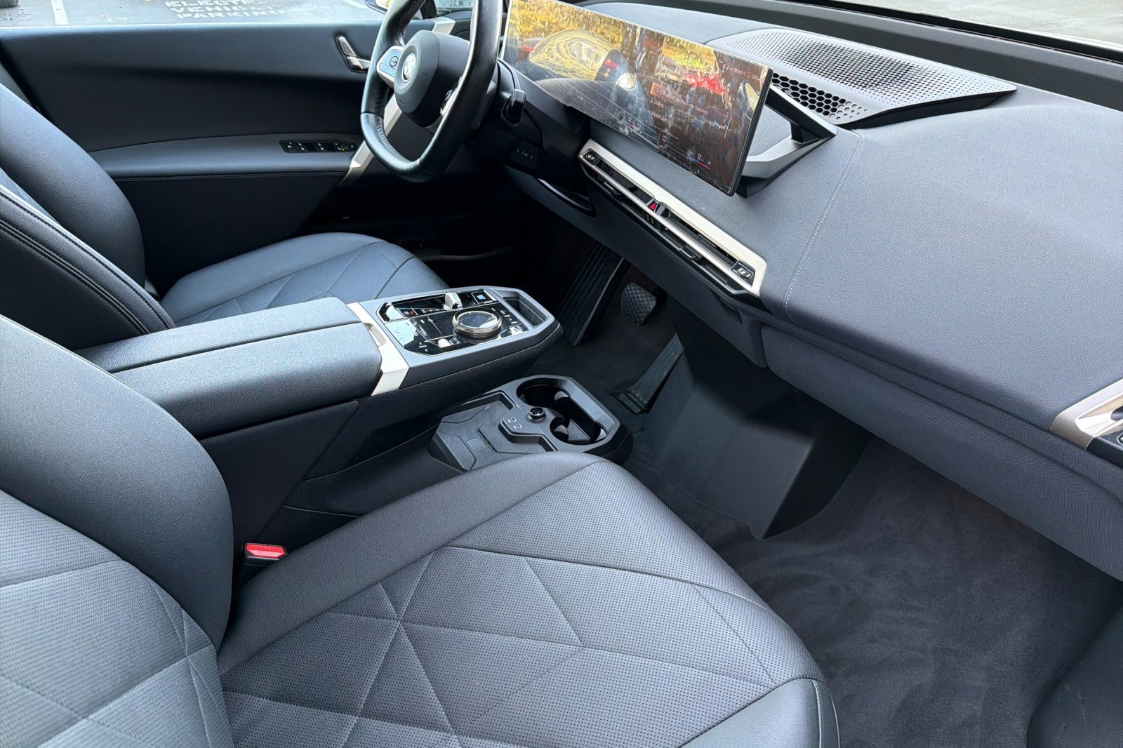 Certified 2022 BMW iX xDrive50 w/ Sport Package image 19