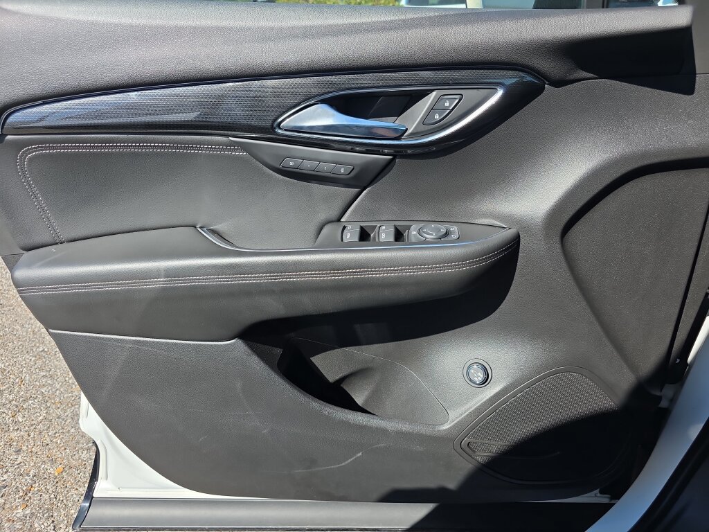 Used 2023 Buick Envision Essence w/ Sport Touring Package AWD/4WD image 17